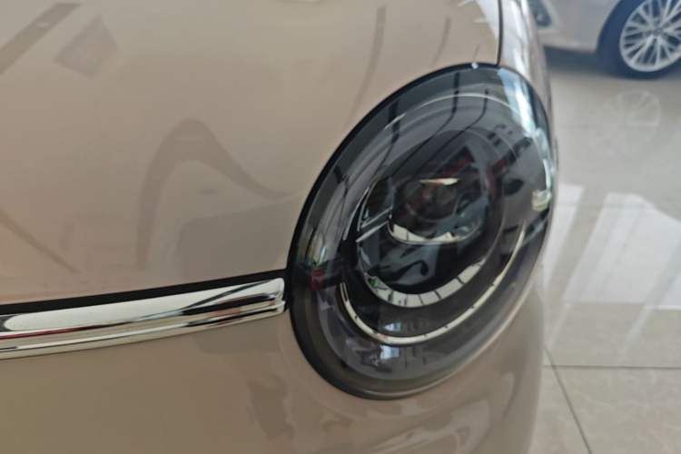 Used Wuling Hongguang MINIEV 2026 Model Fifth Generation, 301km Deluxe Edition Left Front Headlight
