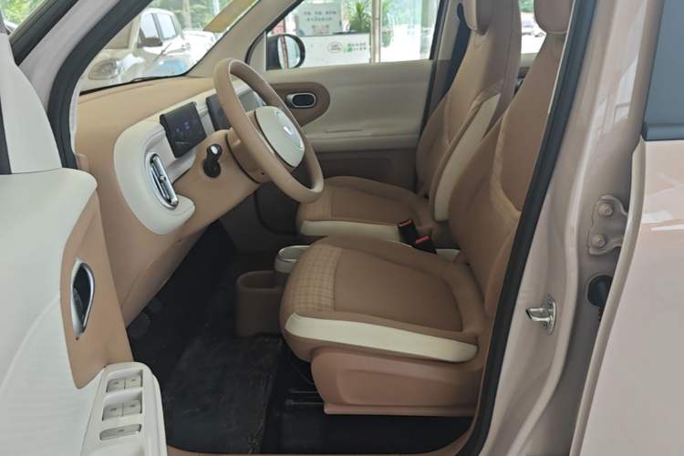 Used Wuling Hongguang MINIEV 2026 Model Fifth Generation, 301km Deluxe Edition Left Front Seat