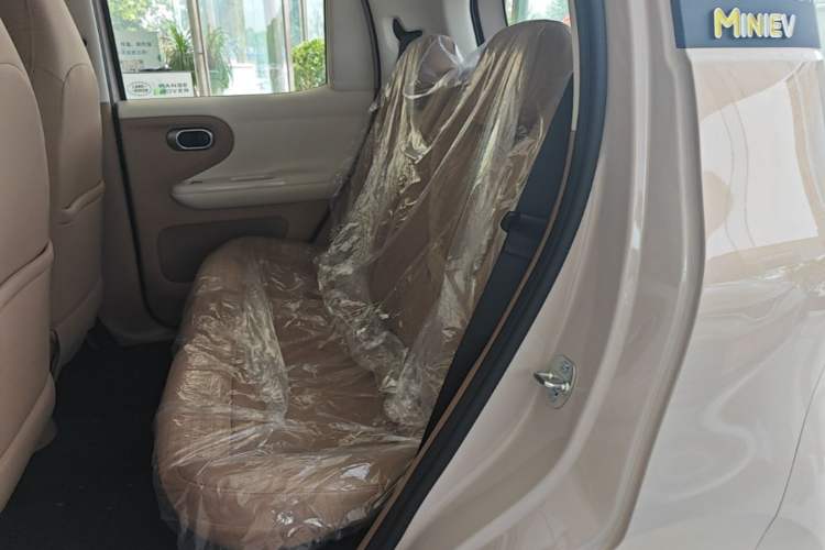 Used Wuling Hongguang MINIEV 2026 Model Fifth Generation, 301km Deluxe Edition Left Rear Seat