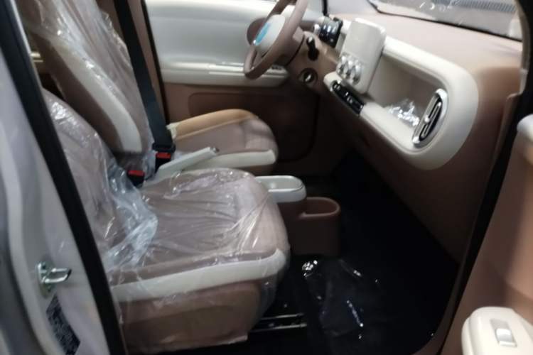 Used Wuling Hongguang MINIEV 2026 Model Fifth Generation, 205km Advanced Edition Right Front Seat