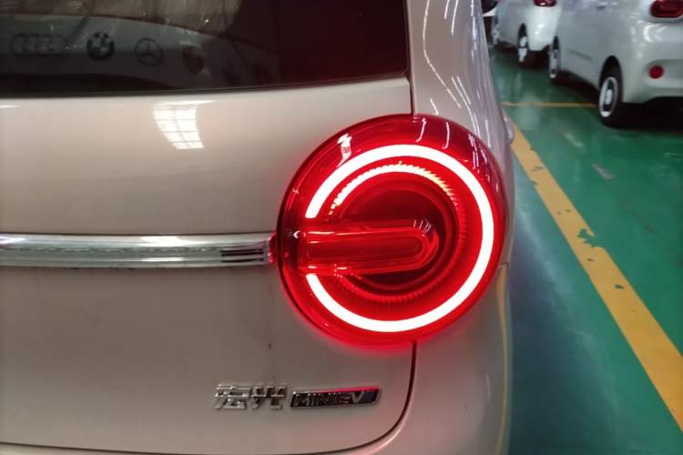 Used Wuling Hongguang MINIEV 2026 Model Fifth Generation, 205km Advanced Edition Right Rear Taillight