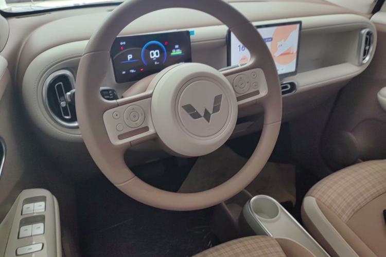 Used Wuling Hongguang MINIEV 2026 Model Fifth Generation, 301km Deluxe Edition Steering Wheel