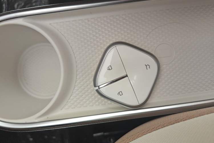 Used Wuling Hongguang MINIEV 2026 Model Fifth Generation, 301km Deluxe Edition Vehicle Key