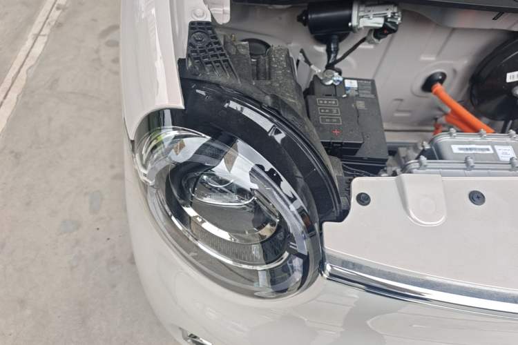 Used Wuling Hongguang MINIEV 2026 Model Fifth Generation, 301km Deluxe Edition Engine Bay Right