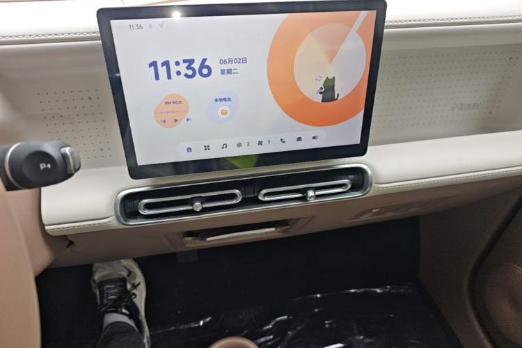 Used Wuling Hongguang MINIEV 2026 Model Fifth Generation, 301km Deluxe Edition Audio And AC Panel