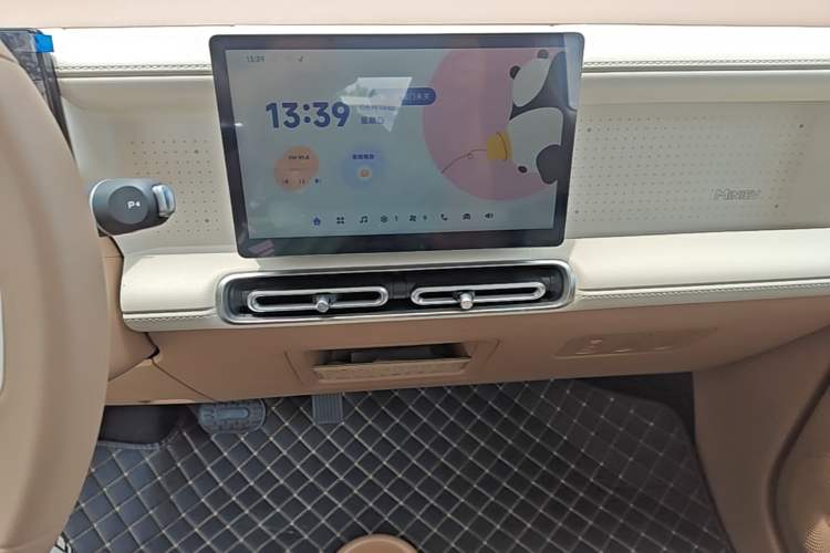 Used Wuling Hongguang MINIEV 2026 Model Fifth Generation, 301km Deluxe Edition Audio And AC Panel