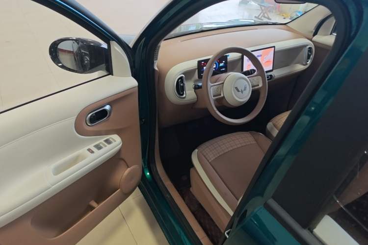 Used Wuling Hongguang MINIEV 2026 Model Fifth Generation, 301km Deluxe Edition Driver Seat