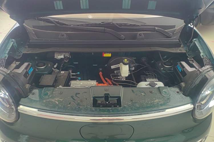 Used Wuling Hongguang MINIEV 2026 Model Fifth Generation, 301km Deluxe Edition Engine Bay