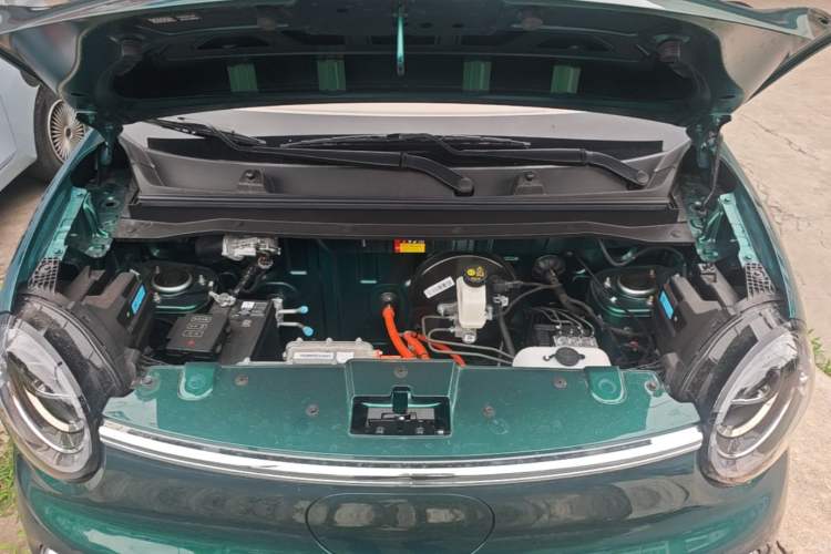 Used Wuling Hongguang MINIEV 2026 Model Fifth Generation, 301km Deluxe Edition Engine Bay