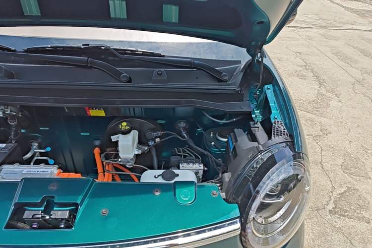 Used Wuling Hongguang MINIEV 2026 Model Fifth Generation, 301km Deluxe Edition Engine Bay Left