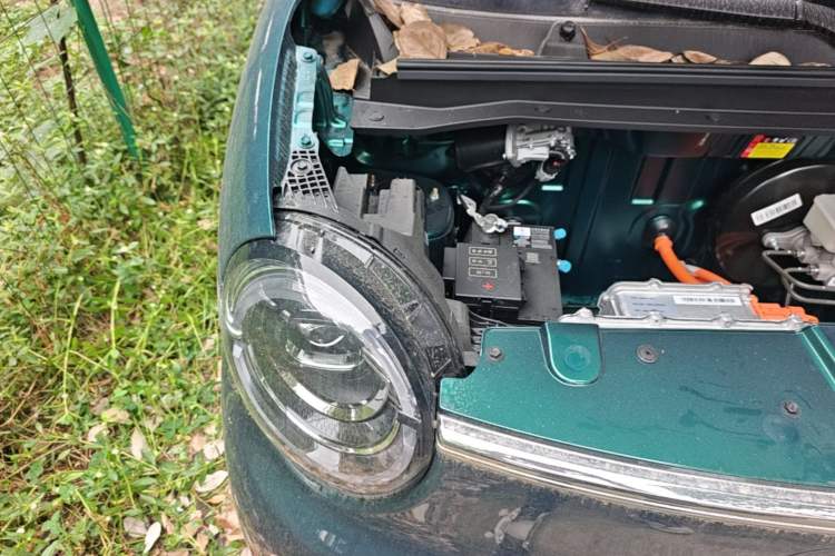 Used Wuling Hongguang MINIEV 2026 Model Fifth Generation, 301km Deluxe Edition Engine Bay Right