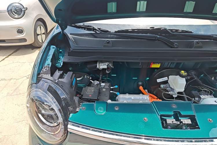 Used Wuling Hongguang MINIEV 2026 Model Fifth Generation, 301km Deluxe Edition Engine Bay Right