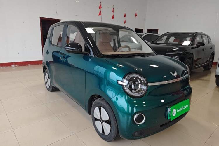 Used Wuling Hongguang MINIEV 2026 Model Fifth Generation, 301km Deluxe Edition Front Right 45 Deg