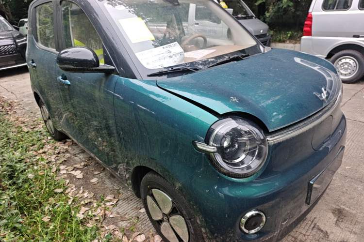Used Wuling Hongguang MINIEV 2026 Model Fifth Generation, 301km Deluxe Edition Front Right 45 Deg