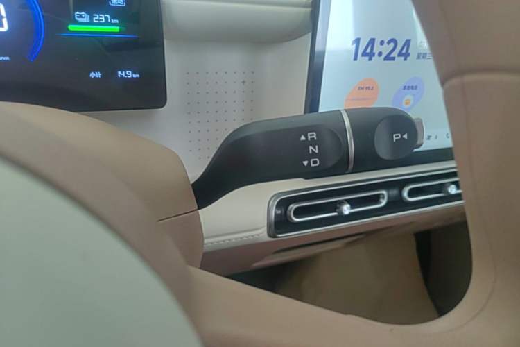 Used Wuling Hongguang MINIEV 2026 Model Fifth Generation, 301km Deluxe Edition Gear Lever