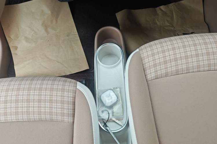 Used Wuling Hongguang MINIEV 2026 Model Fifth Generation, 301km Deluxe Edition Gear Lever
