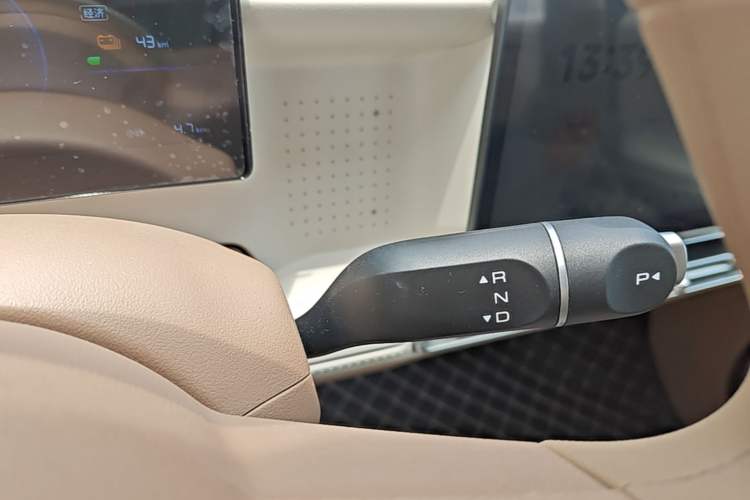 Used Wuling Hongguang MINIEV 2026 Model Fifth Generation, 301km Deluxe Edition Gear Lever
