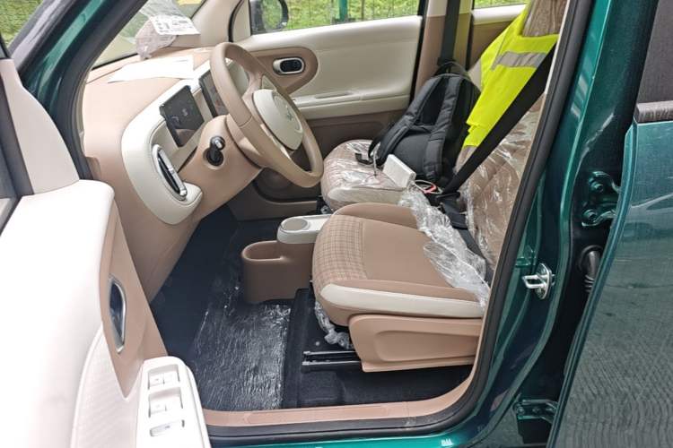 Used Wuling Hongguang MINIEV 2026 Model Fifth Generation, 301km Deluxe Edition Left Front Seat