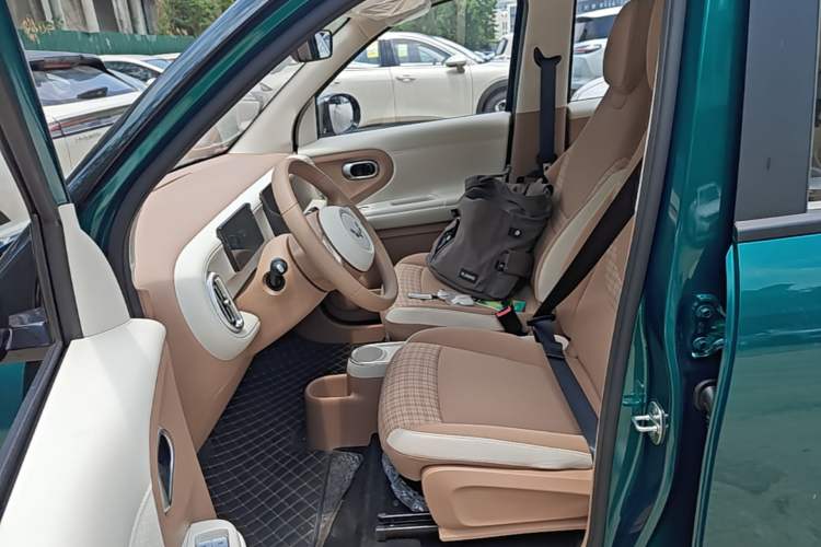 Used Wuling Hongguang MINIEV 2026 Model Fifth Generation, 301km Deluxe Edition Left Front Seat