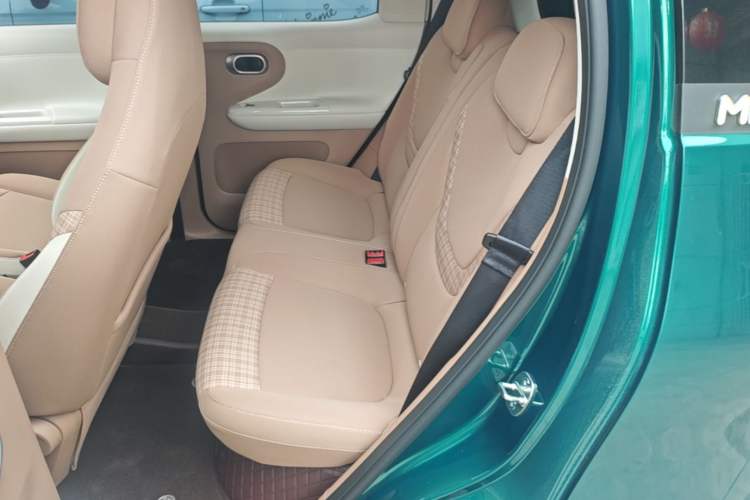 Used Wuling Hongguang MINIEV 2026 Model Fifth Generation, 301km Deluxe Edition Left Rear Seat