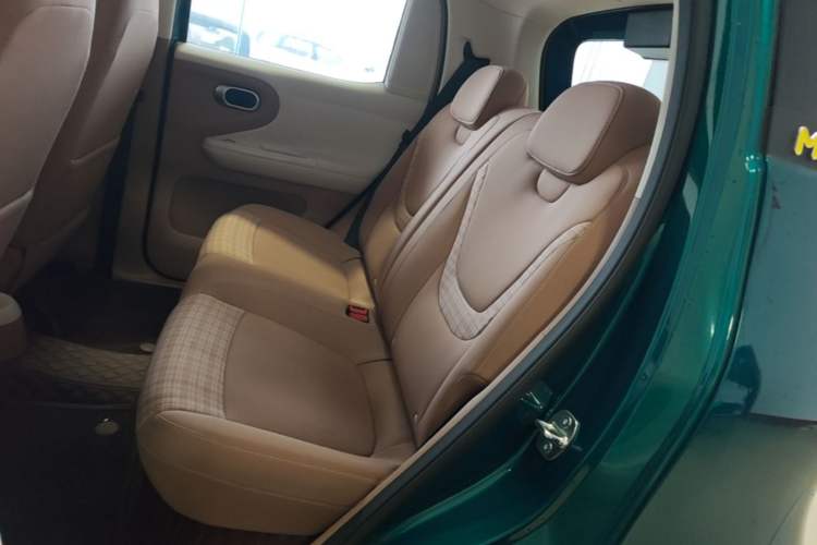 Used Wuling Hongguang MINIEV 2026 Model Fifth Generation, 301km Deluxe Edition Left Rear Seat