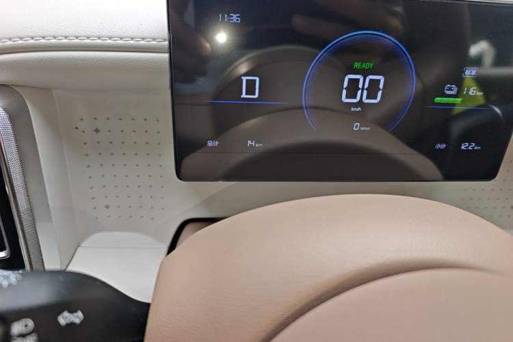 Used Wuling Hongguang MINIEV 2026 Model Fifth Generation, 301km Deluxe Edition Odometer Close Up