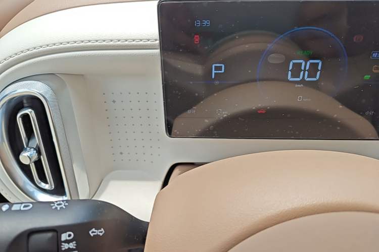 Used Wuling Hongguang MINIEV 2026 Model Fifth Generation, 301km Deluxe Edition Odometer Close Up