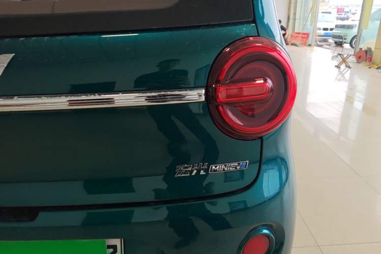Used Wuling Hongguang MINIEV 2026 Model Fifth Generation, 301km Deluxe Edition Right Rear Taillight
