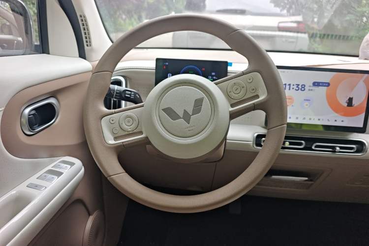 Used Wuling Hongguang MINIEV 2026 Model Fifth Generation, 301km Deluxe Edition Steering Wheel