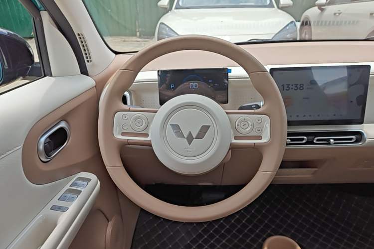 Used Wuling Hongguang MINIEV 2026 Model Fifth Generation, 301km Deluxe Edition Steering Wheel