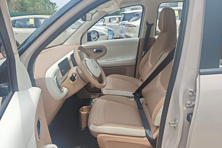 Used Wuling Hongguang MINIEV 2026 Model Fifth Generation, 301km Deluxe Edition Left Front Seat