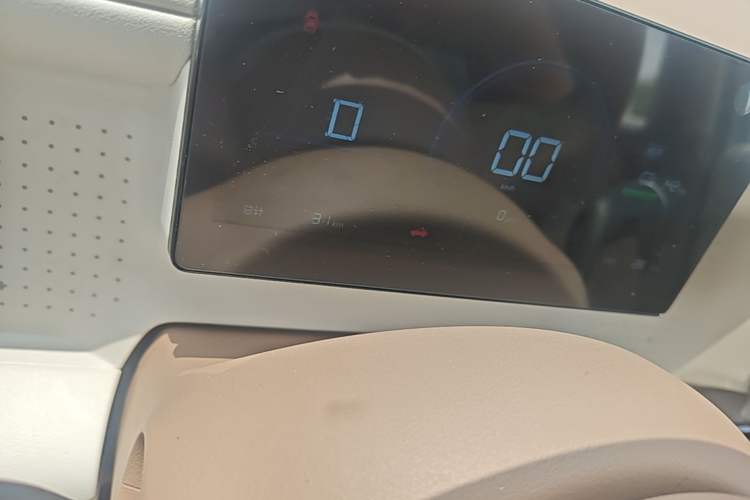 Used Wuling Hongguang MINIEV 2026 Model Fifth Generation, 301km Deluxe Edition Odometer Close Up