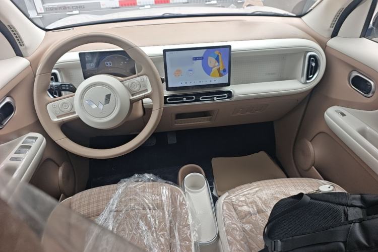 Used Wuling Hongguang MINIEV 2026 Model Fifth Generation, 205km Deluxe Edition Center Console