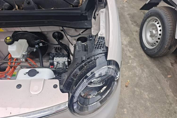 Used Wuling Hongguang MINIEV 2026 Model Fifth Generation, 205km Deluxe Edition Engine Bay Left