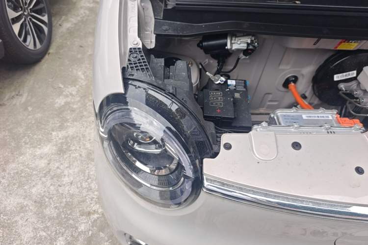 Used Wuling Hongguang MINIEV 2026 Model Fifth Generation, 205km Deluxe Edition Engine Bay Right