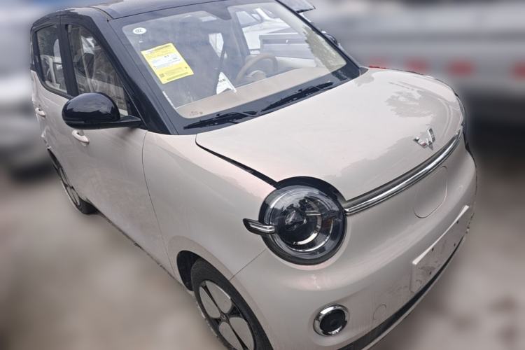 Used Wuling Hongguang MINIEV 2026 Model Fifth Generation, 205km Deluxe Edition Front Right 45 Deg