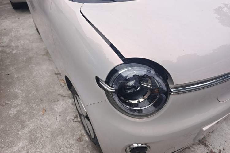 Used Wuling Hongguang MINIEV 2026 Model Fifth Generation, 205km Deluxe Edition Right Front Headlight