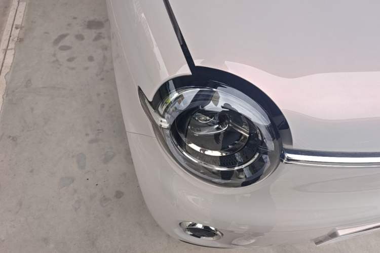 Used Wuling Hongguang MINIEV 2026 Model Fifth Generation, 301km Deluxe Edition Right Front Headlight