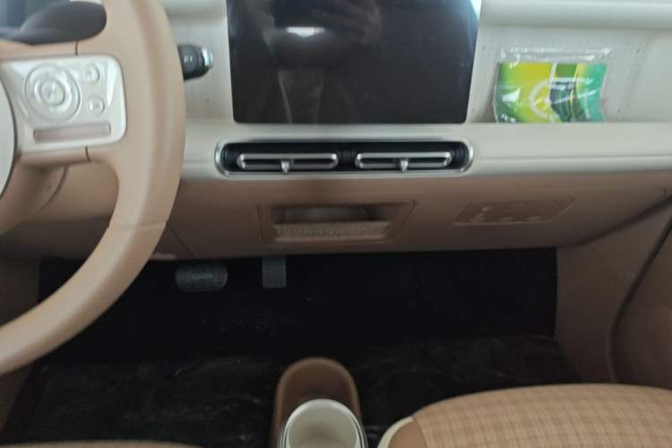 Used Wuling Hongguang MINIEV 2025 High-End Model Audio And AC Panel