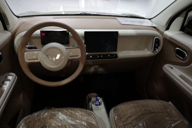 Used Wuling Hongguang MINIEV 2026 Model Fifth Generation, 205km Deluxe Edition Center Console