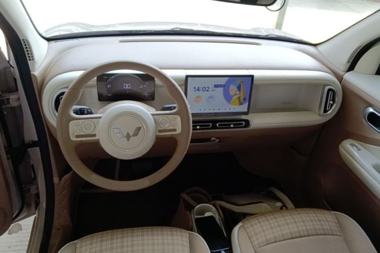Used Wuling Hongguang MINIEV 2026 Model Fifth Generation, 301km Deluxe Edition Center Console