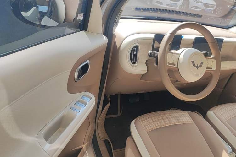 Used Wuling Hongguang MINIEV 2026 Model Fifth Generation, 301km Deluxe Edition Driver Seat