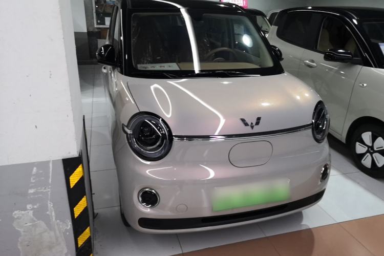 Used Wuling Hongguang MINIEV 2026 Model Fifth Generation, 205km Deluxe Edition Front Right 45 Deg