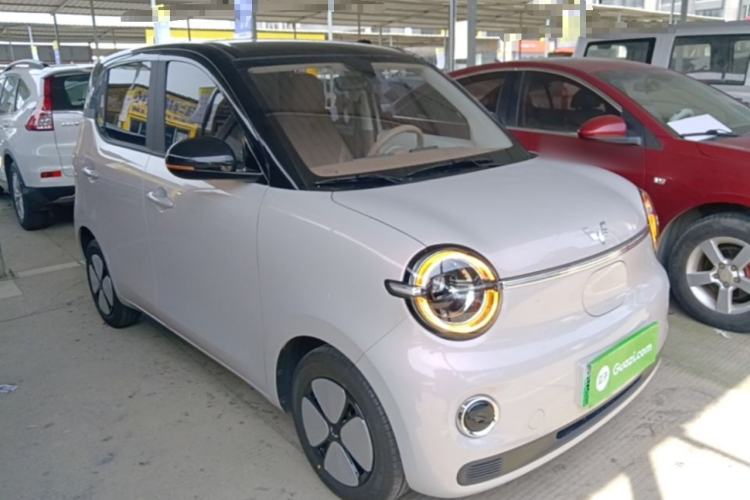 Used Wuling Hongguang MINIEV 2026 Model Fifth Generation, 301km Deluxe Edition Front Right 45 Deg