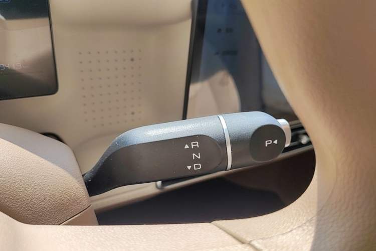 Used Wuling Hongguang MINIEV 2026 Model Fifth Generation, 301km Deluxe Edition Gear Lever