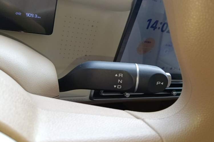 Used Wuling Hongguang MINIEV 2026 Model Fifth Generation, 301km Deluxe Edition Gear Lever