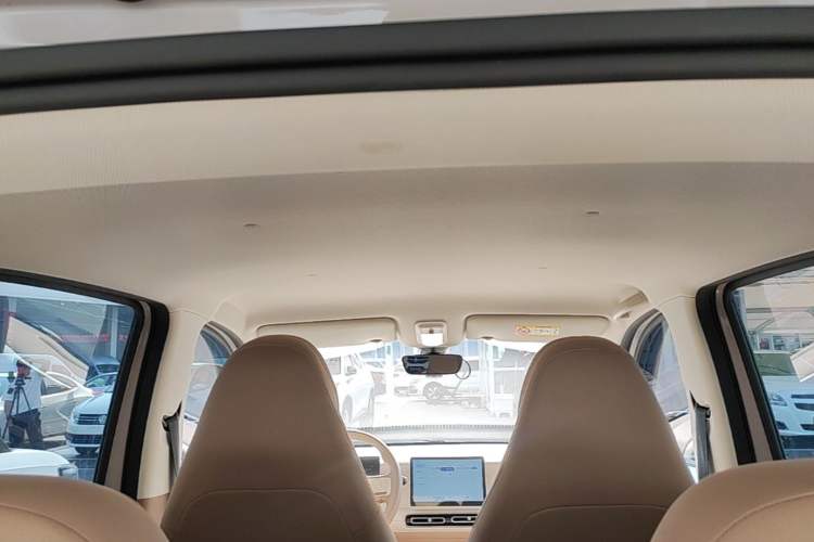 Used Wuling Hongguang MINIEV 2026 Model Fifth Generation, 301km Deluxe Edition Headliner