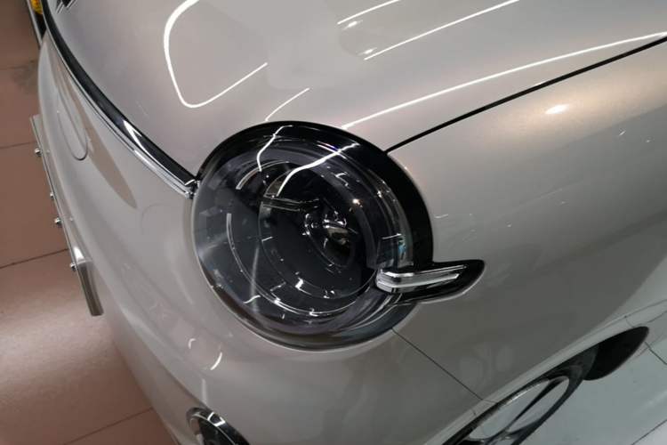 Used Wuling Hongguang MINIEV 2026 Model Fifth Generation, 205km Deluxe Edition Left Front Headlight