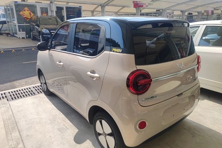 Used Wuling Hongguang MINIEV 2026 Model Fifth Generation, 301km Deluxe Edition Rear Left 45 Deg
