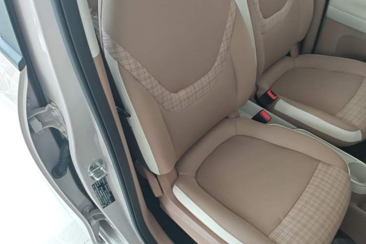 Used Wuling Hongguang MINIEV 2025 High-End Model Right Front Seat